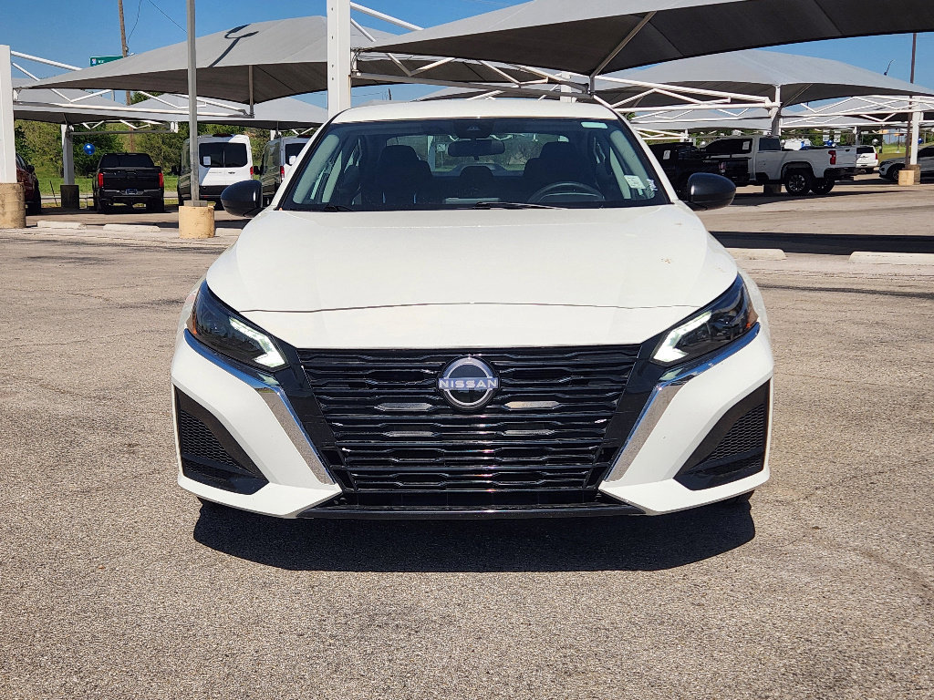 Used 2025 Nissan Altima 2.5 SV FWD image 33