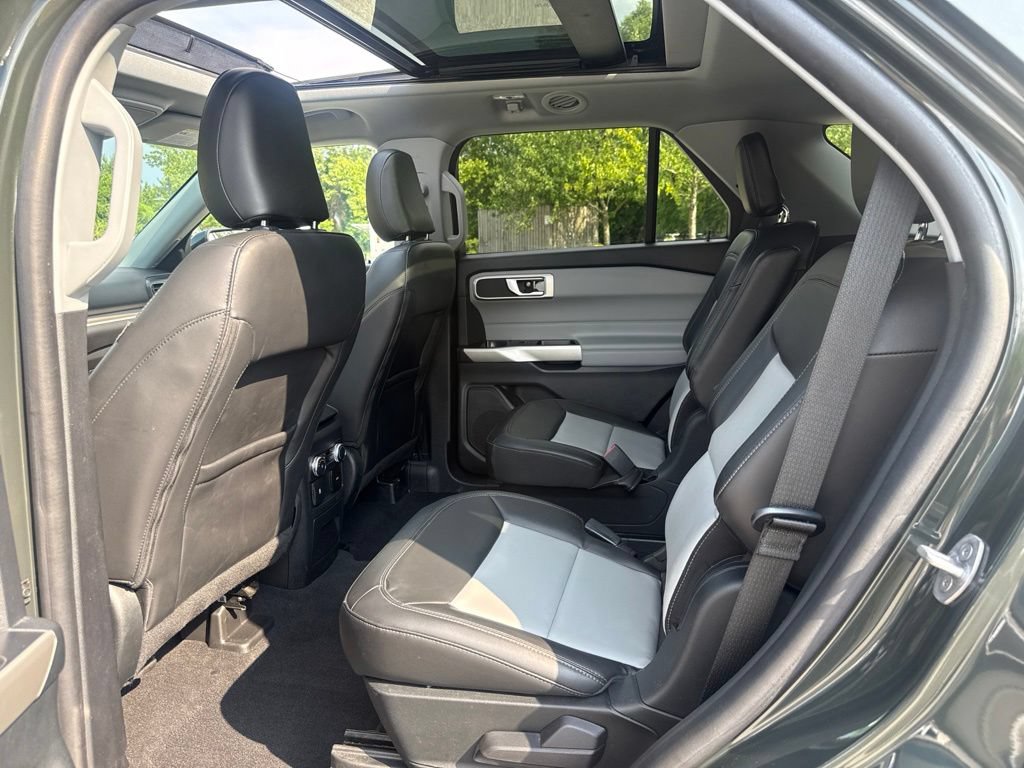 Used 2022 Ford Explorer XLT w/ Equipment Group 202A AWD/4WD image 25