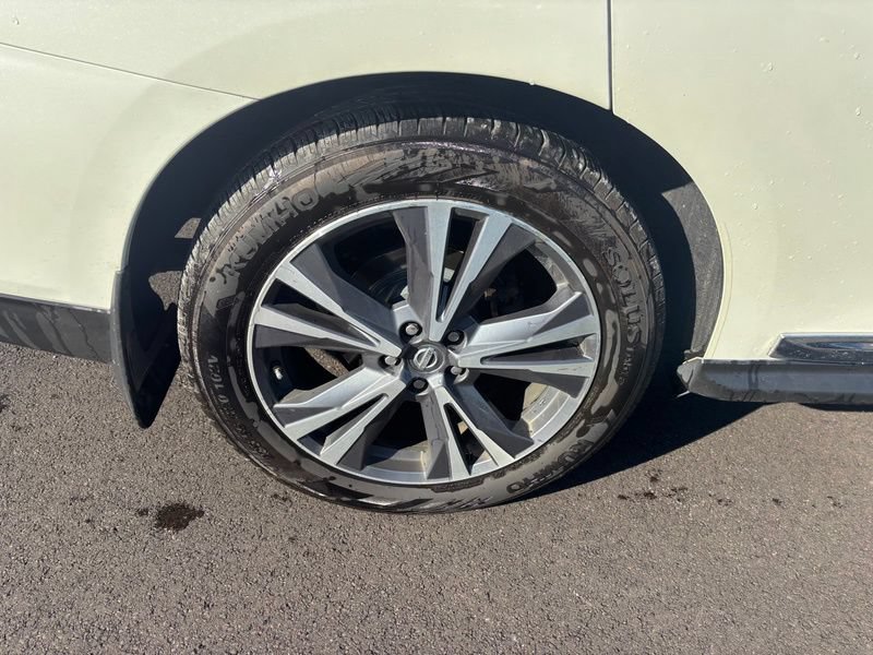 Used 2017 Nissan Pathfinder Platinum w/ Cargo Package AWD/4WD image 15