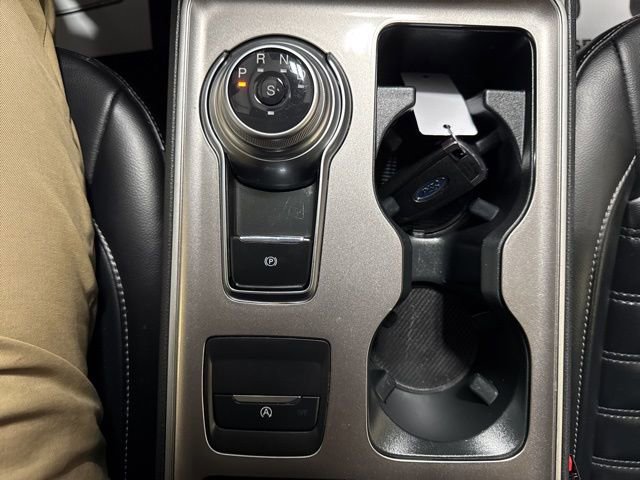 Used 2024 Ford Edge SEL image 11