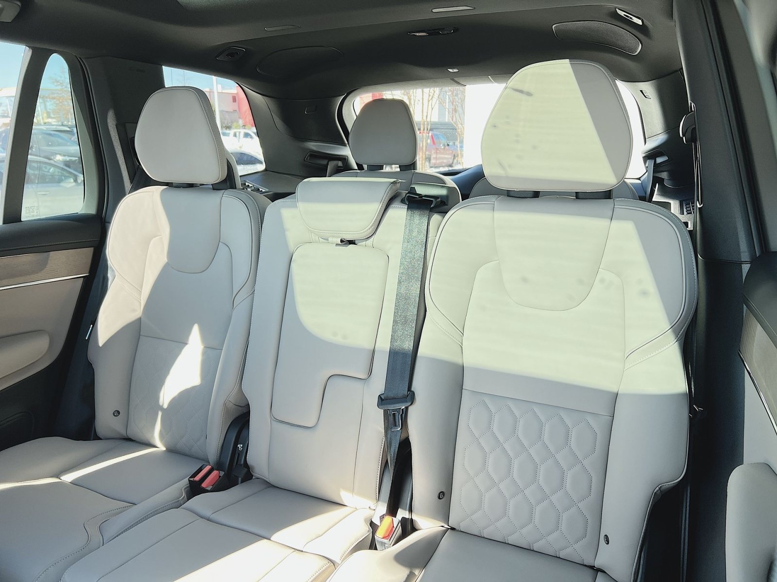 New 2026 Volvo XC90 B6 Plus w/ Protection Package Premier AWD/4WD image 33