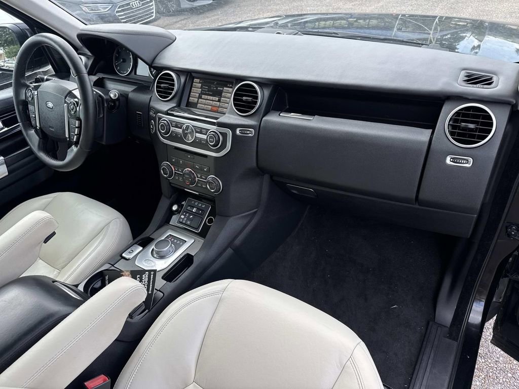 Used 2014 Land Rover LR4 HSE LUX AWD/4WD image 15