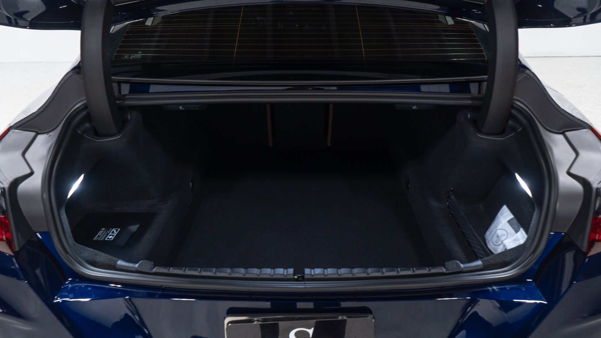 Used 2025 BMW M8 Competition w/ M Carbon Exterior Package image 75