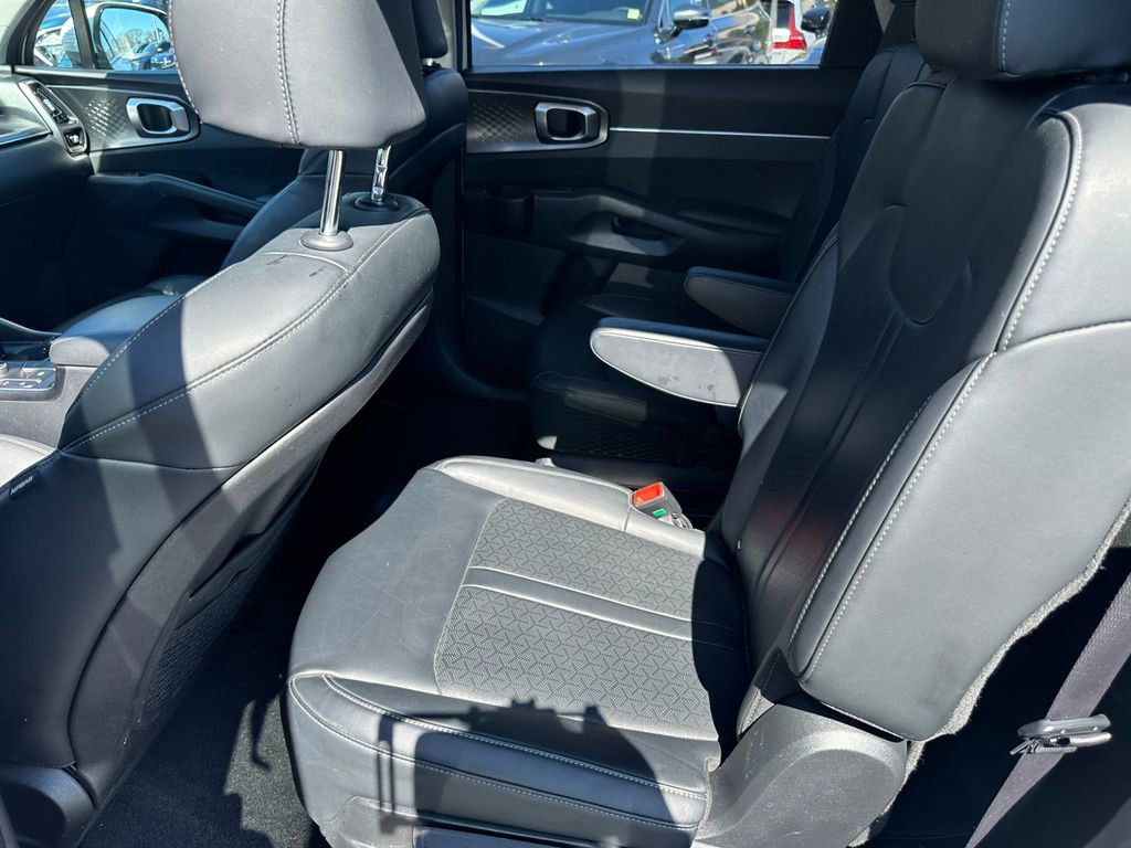 Used 2023 Kia Sorento EX AWD/4WD image 17