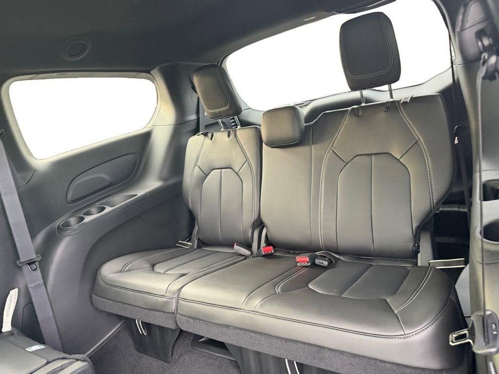 New 2026 Chrysler Voyager LX image 13