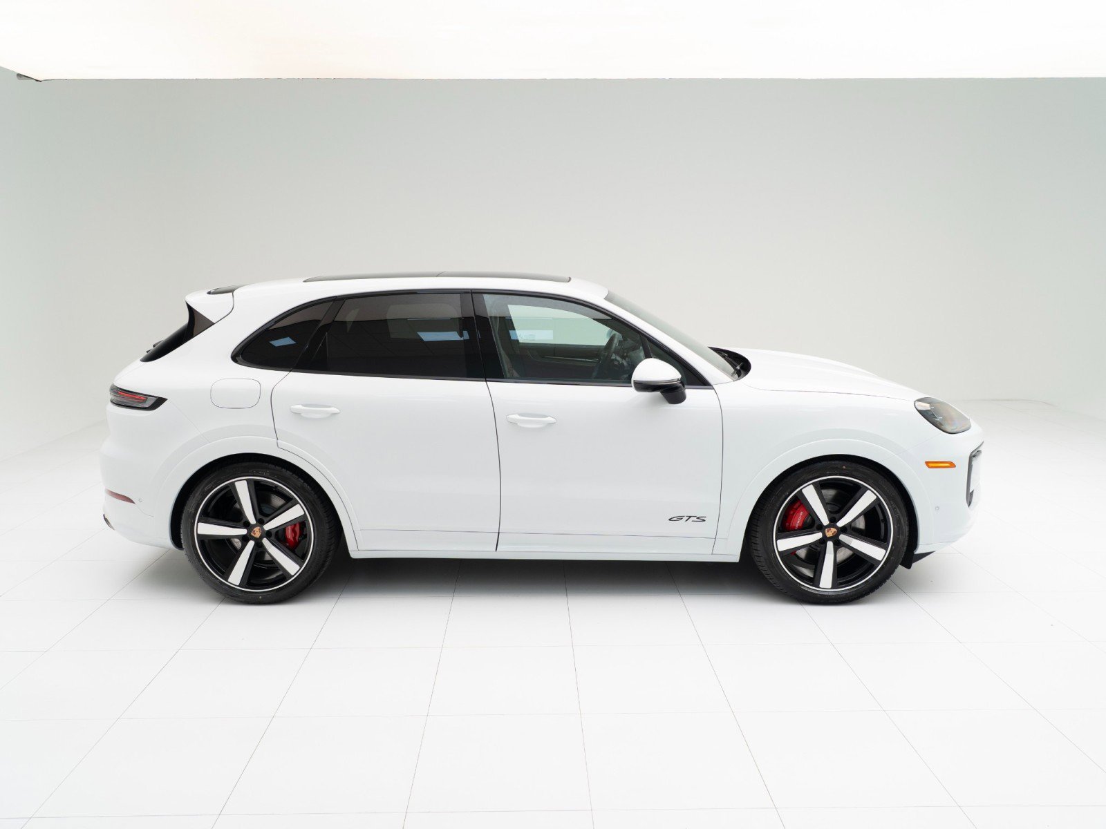 New 2026 Porsche Cayenne GTS AWD/4WD image 8