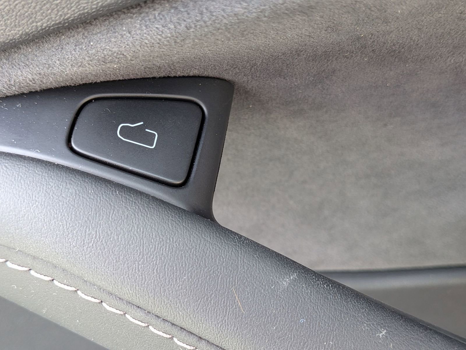 Used 2023 Tesla Model Y Long Range image 35