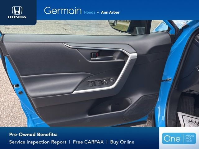 Used 2021 Toyota RAV4 LE image 20