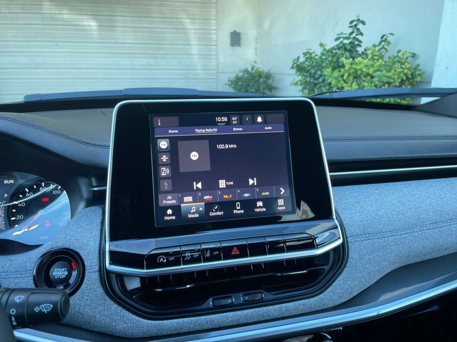 Used 2025 Jeep Compass Latitude image 20