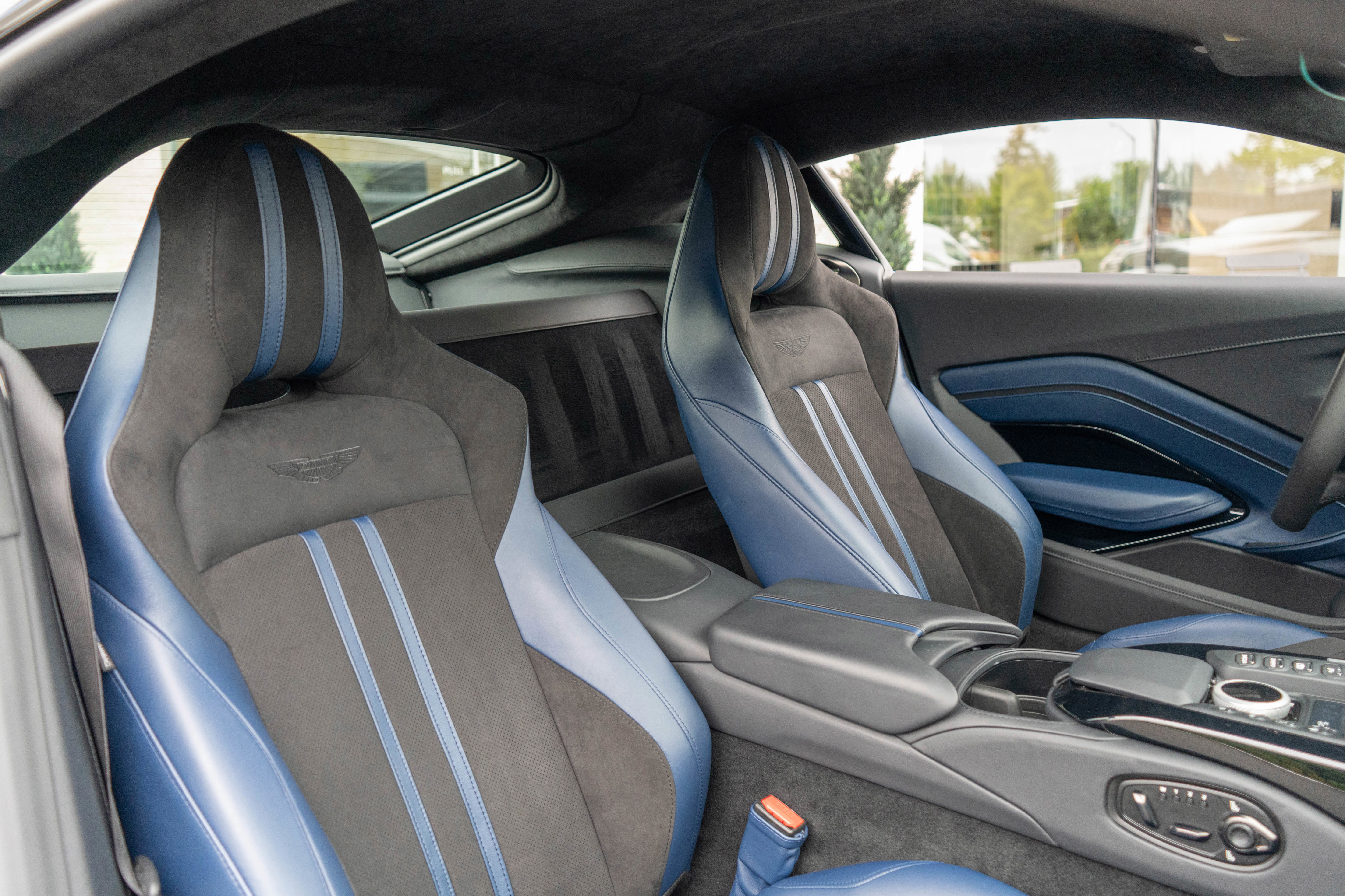 Used 2022 Aston Martin V8 Vantage image 25