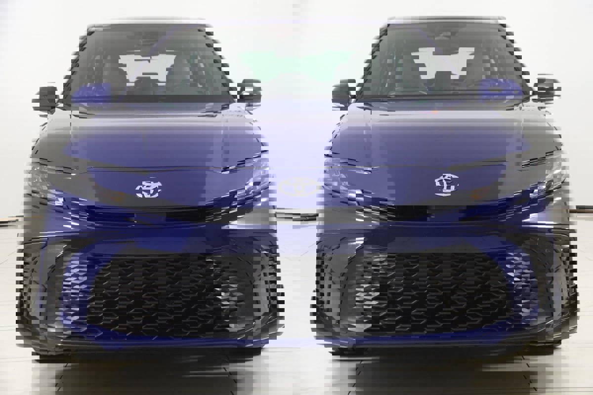 Used 2025 Toyota Camry SE image 49