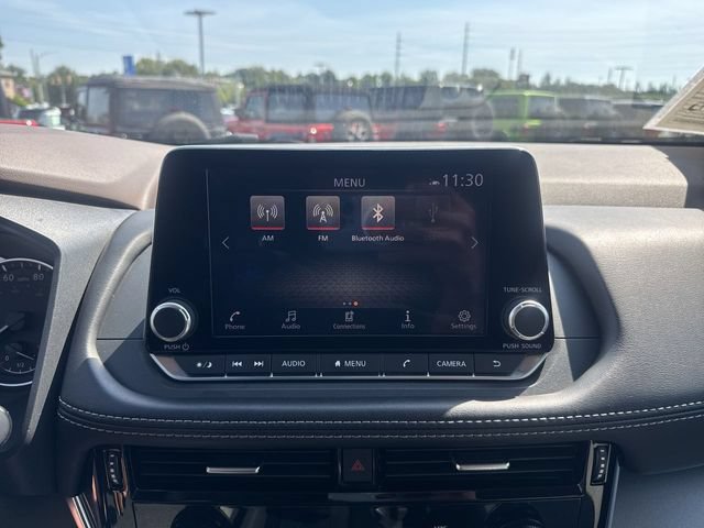 Used 2023 Nissan Rogue SV FWD image 17