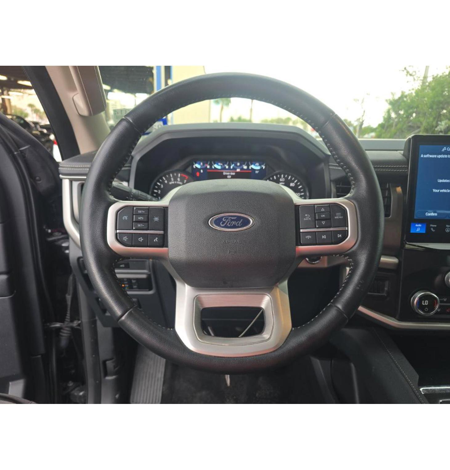 Used 2024 Ford Expedition Max XLT image 10