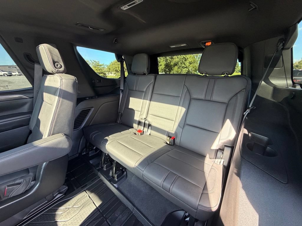 Used 2024 Chevrolet Tahoe RST w/ Luxury Package AWD/4WD image 8