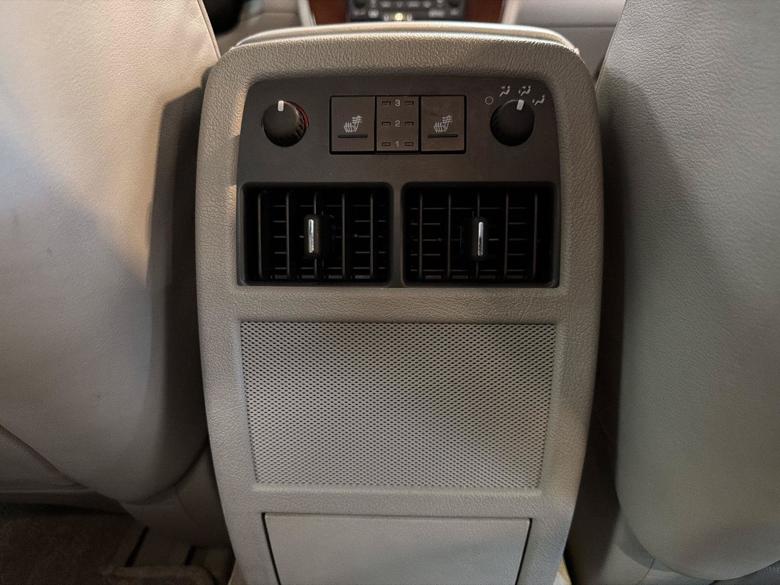 Used 2005 Cadillac STS V8 w/ Preferred Equipment Group AWD/4WD image 38