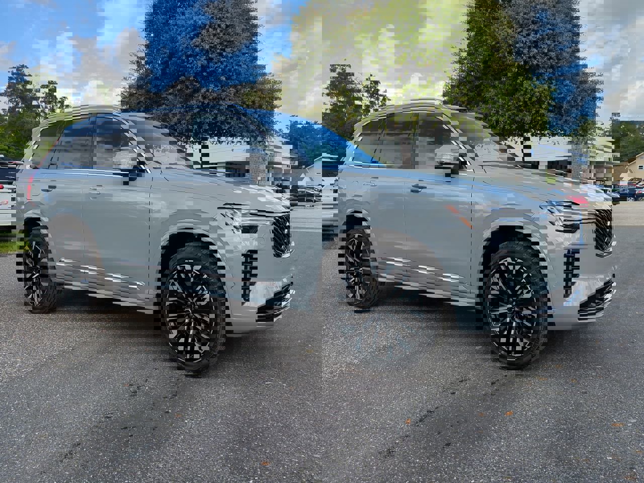 New 2026 Volvo XC90 B6 Plus w/ Protection Package Premier image 2