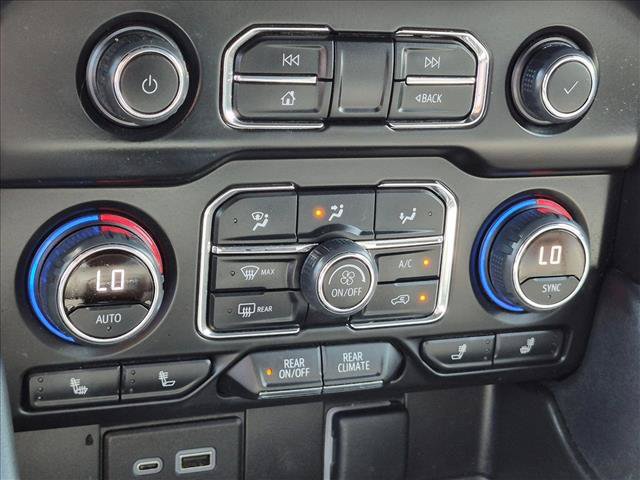Used 2023 Chevrolet Suburban Z71 w/ Luxury Package AWD/4WD image 14