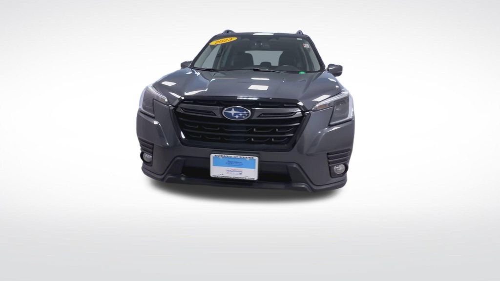 Used 2023 Subaru Forester Limited AWD/4WD image 3