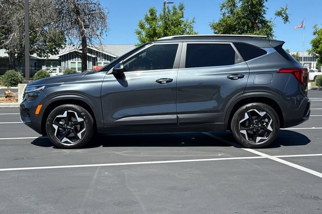 Certified 2025 Kia Seltos EX w/ EX Sunroof Package FWD image 9