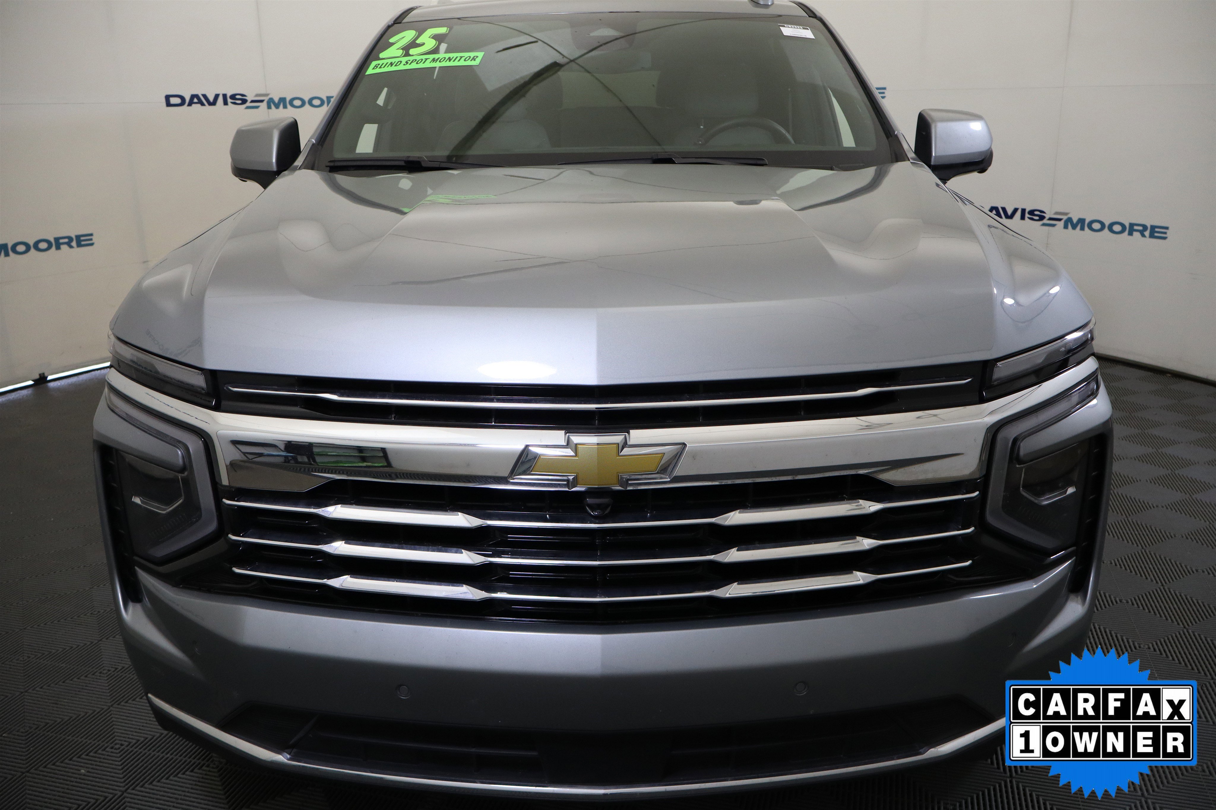 Used 2025 Chevrolet Suburban LT image 14