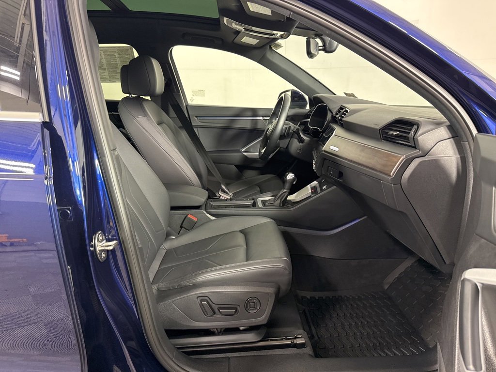 Used 2024 Audi Q3 2.0T Premium Plus w/ Premium Plus Package image 17