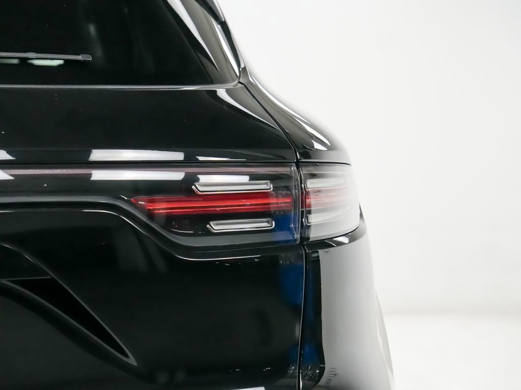 Used 2022 Porsche Cayenne AWD/4WD image 12