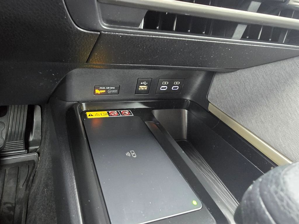 Used 2026 Toyota Camry LE w/ Convenience Package image 24