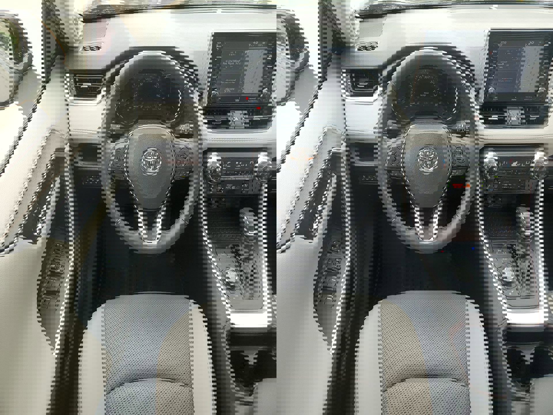 Used 2020 Toyota RAV4 Limited image 18