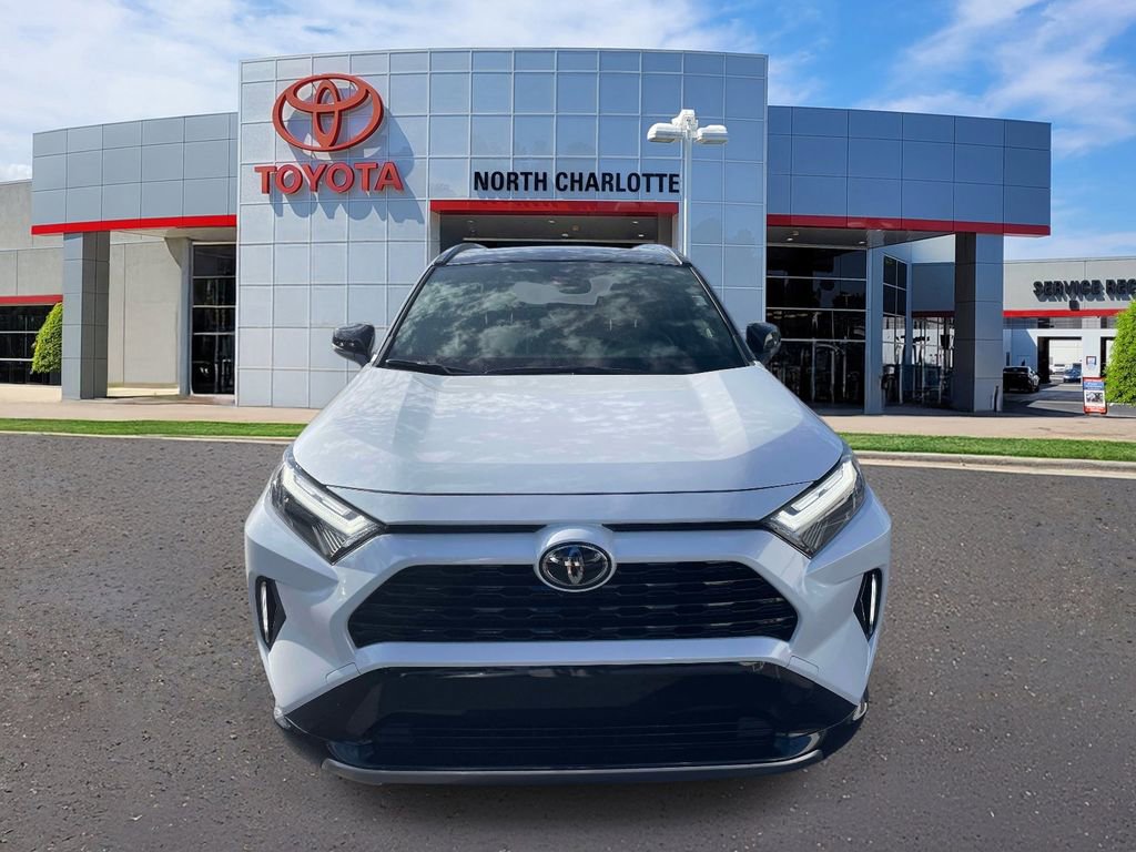 Used 2025 Toyota RAV4 XSE AWD/4WD image 3