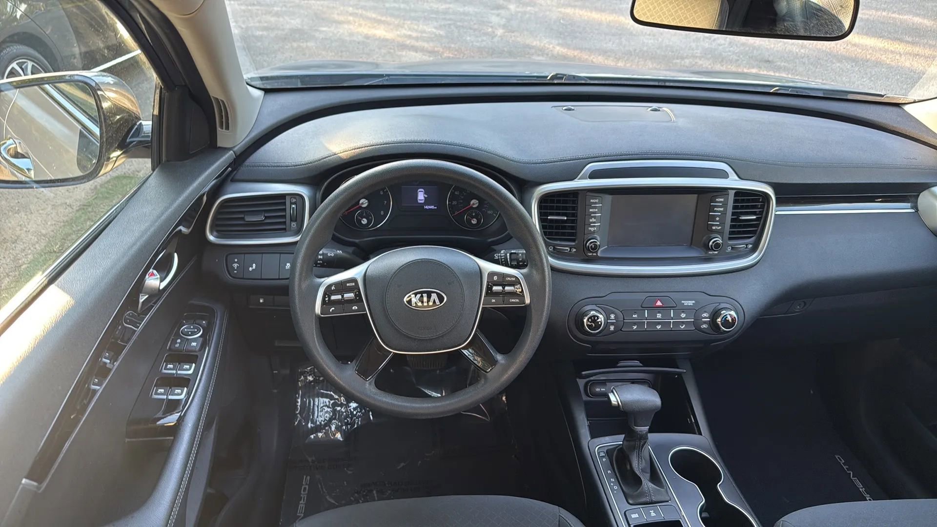 Used 2020 Kia Sorento LX AWD/4WD image 26