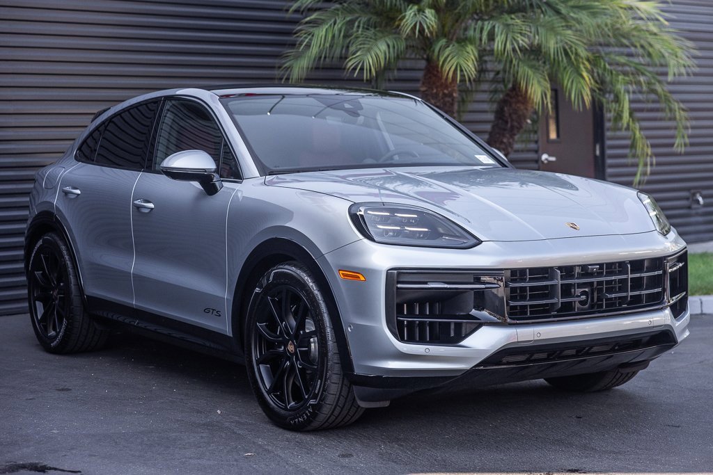 Certified 2025 Porsche Cayenne GTS image 6