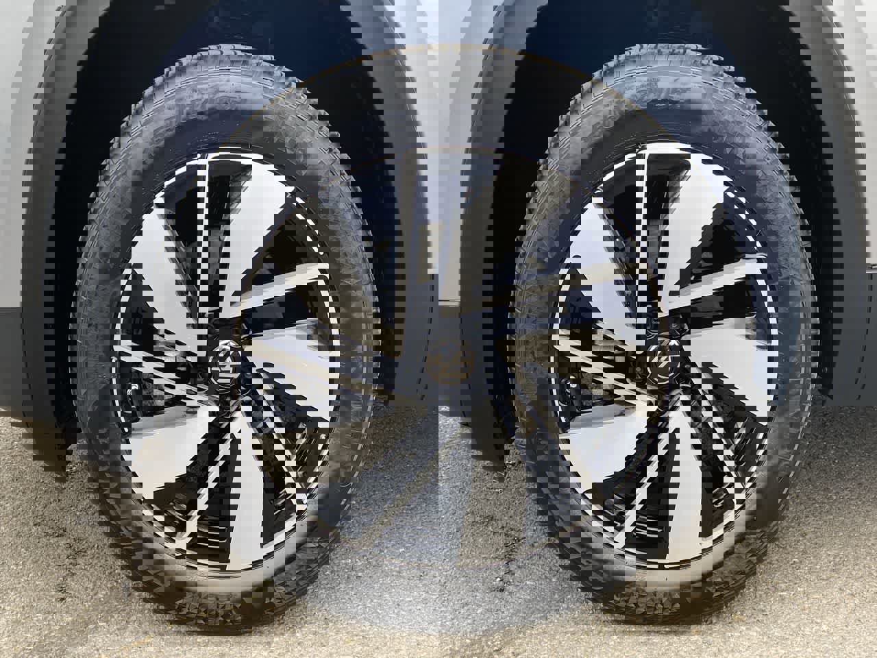 Used 2025 Volkswagen Atlas SE image 10