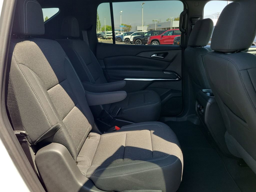 Used 2026 Chevrolet Traverse LT FWD image 25