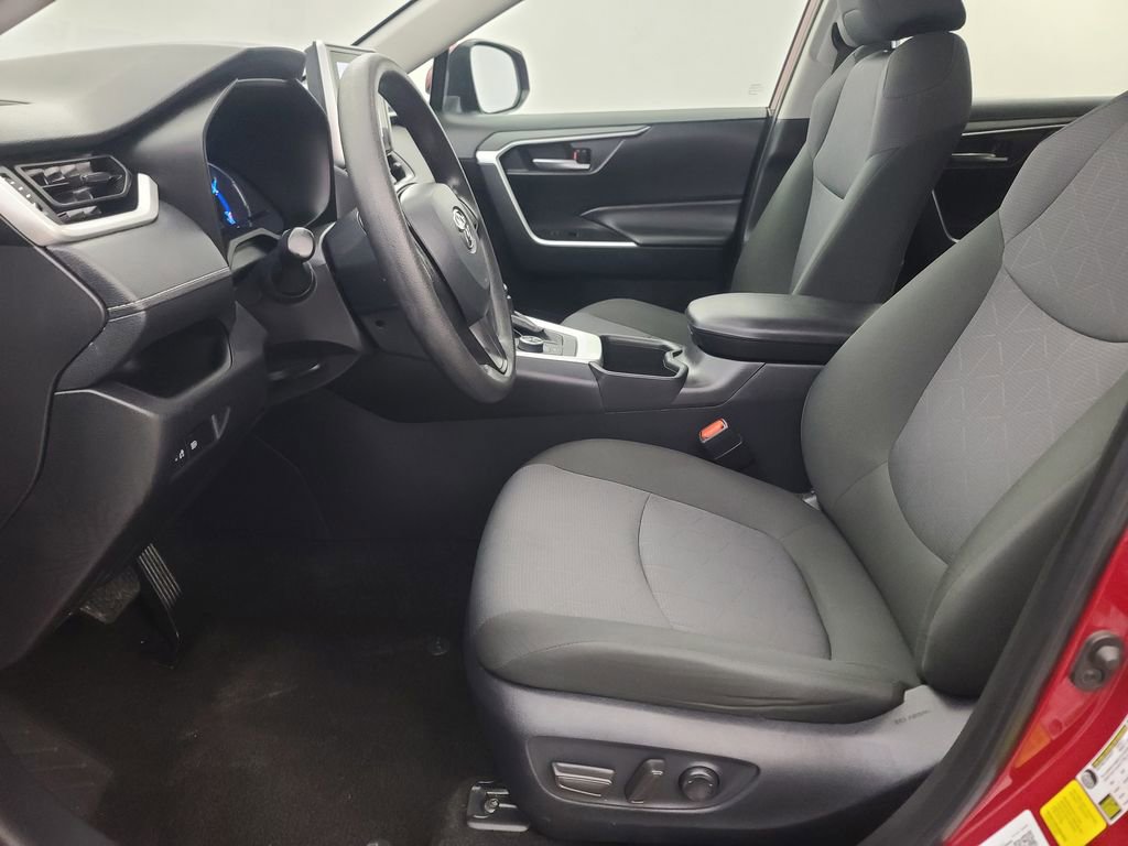 Used 2025 Toyota RAV4 XLE image 27