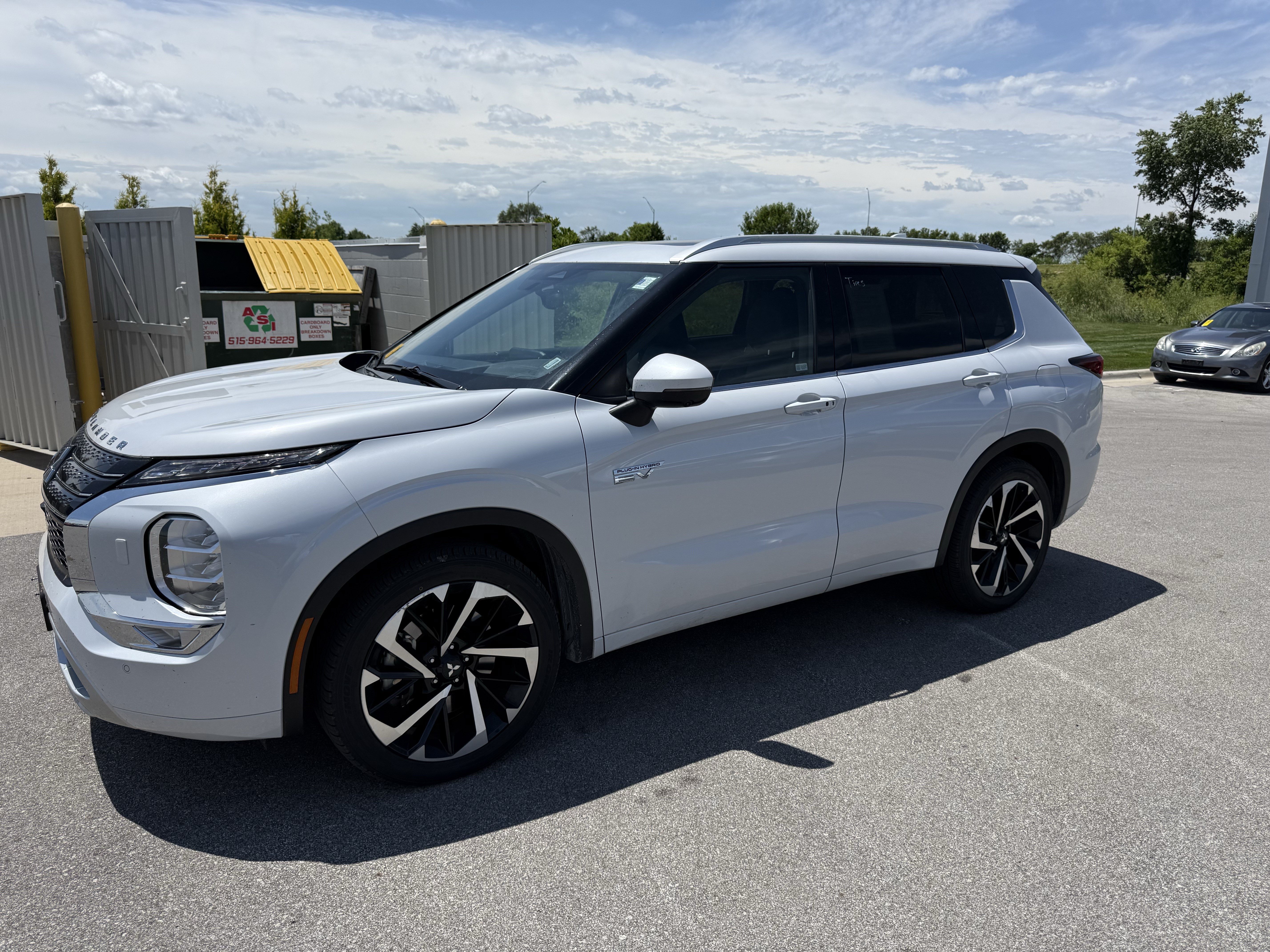 Used 2024 Mitsubishi Outlander SEL AWD/4WD image 1