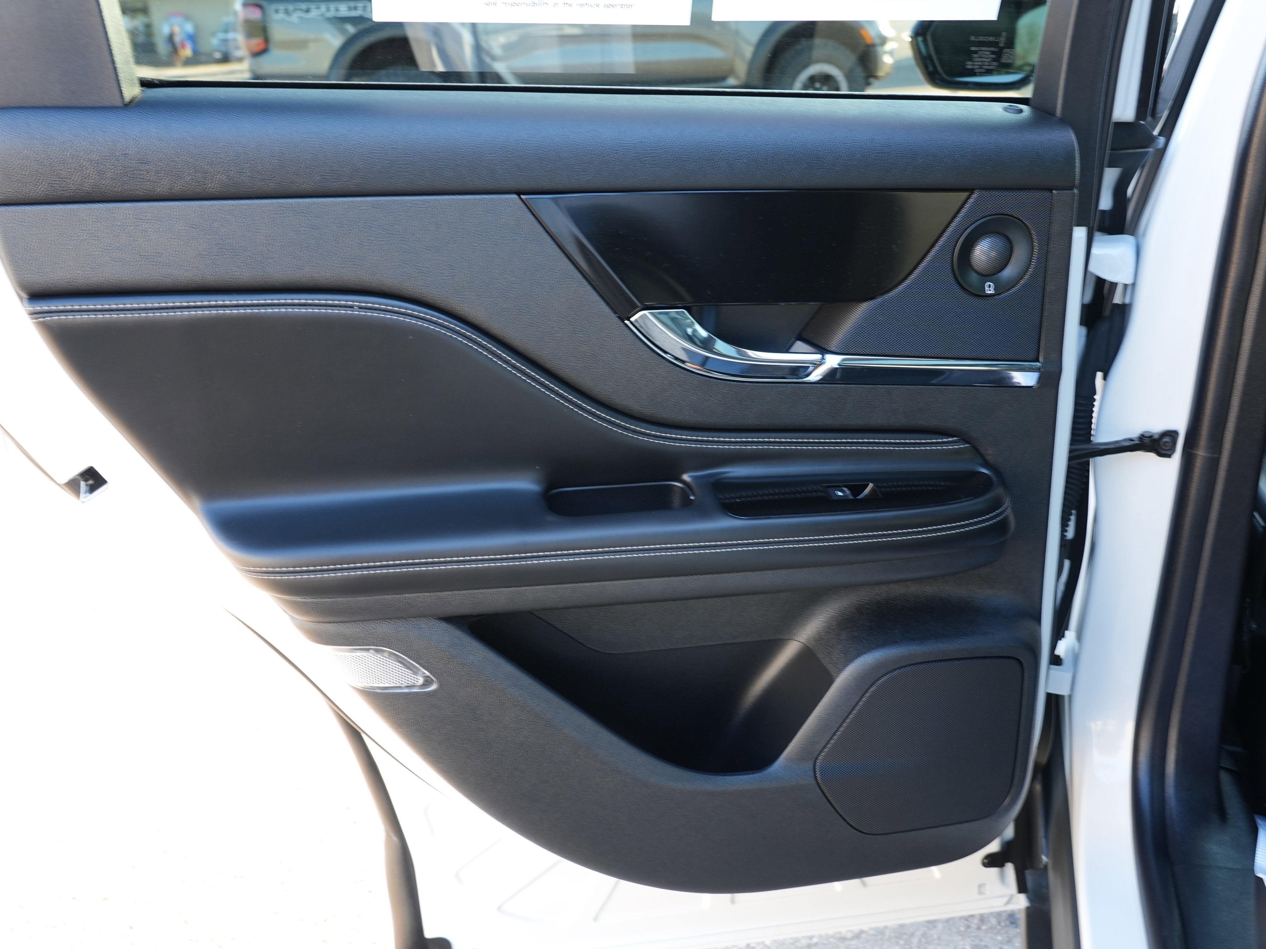 Used 2020 Lincoln Corsair Reserve w/ Equipment Group 202A image 24