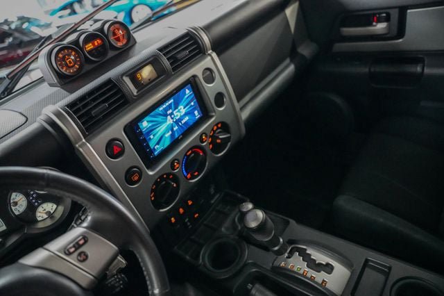 Used 2011 Toyota FJ Cruiser 4WD w/ Upgrade Pkg image 7