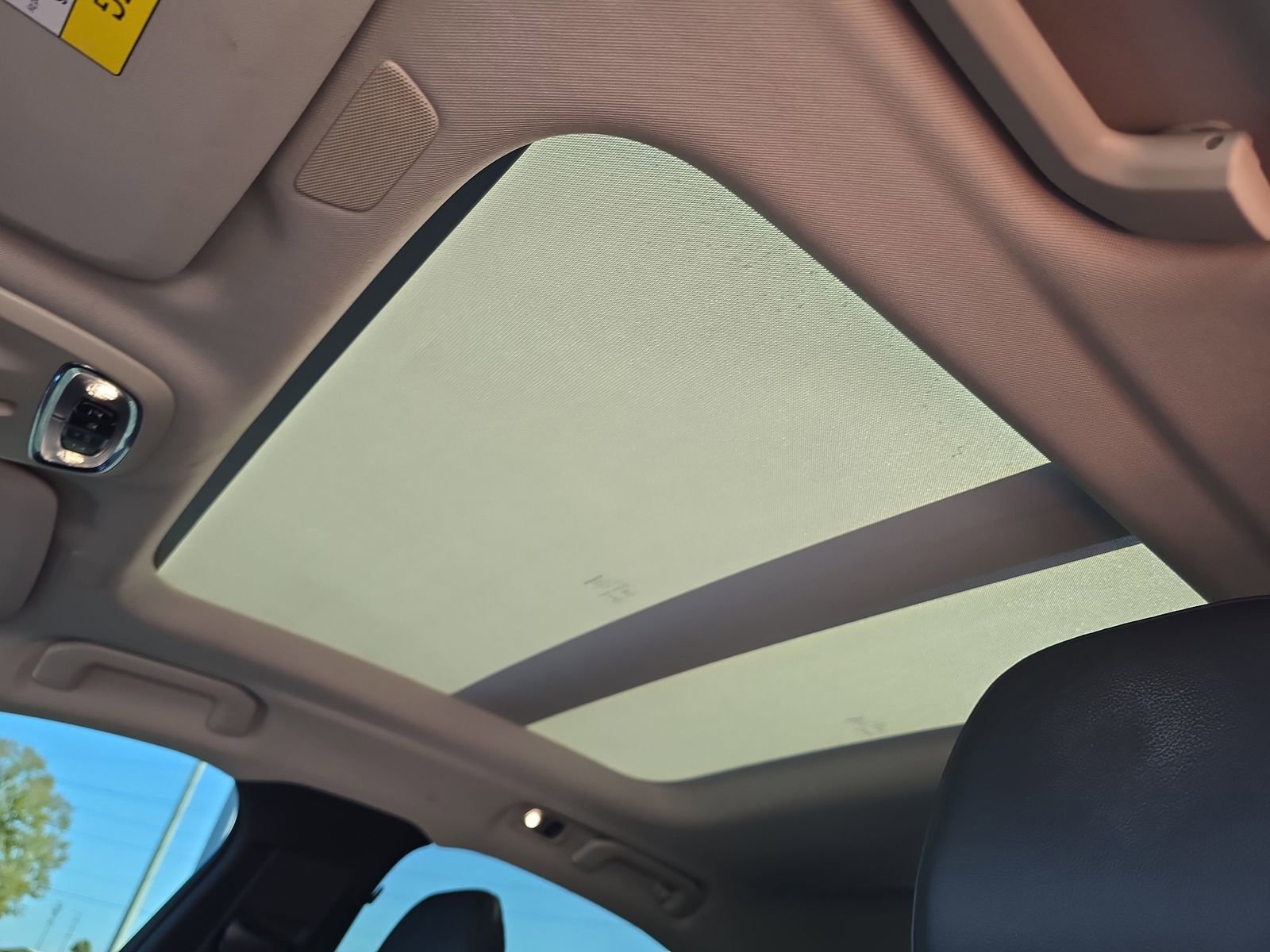 Used 2019 Volvo S60 T5 Momentum w/ Premium Package image 17