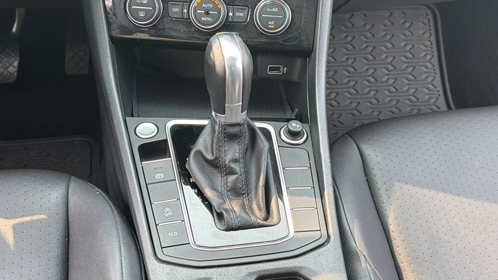 Used 2019 Volkswagen Jetta SE FWD image 15