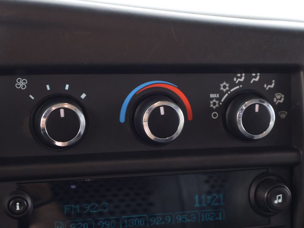 Used 2021 Chevrolet Express 3500 w/ Driver Convenience Package image 33