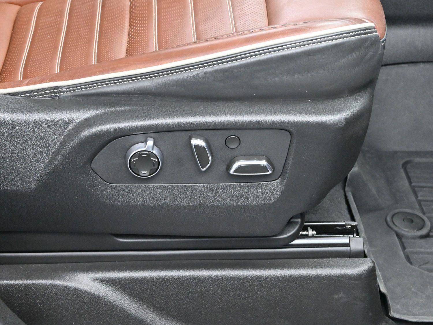 Used 2024 GMC Yukon XL Denali Ultimate image 38