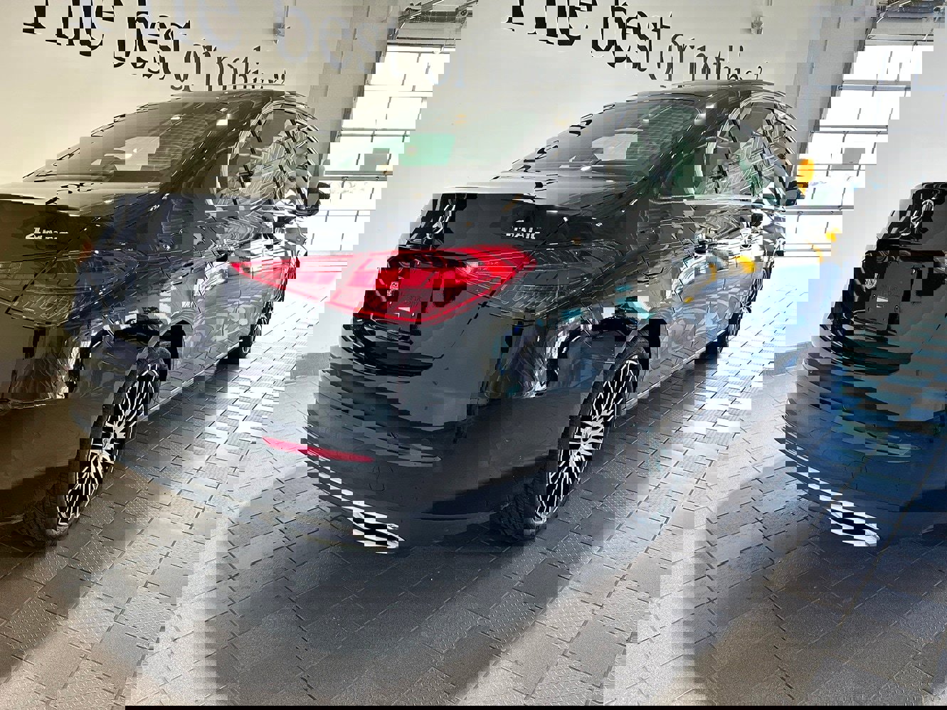 Used 2023 Mercedes-Benz C 300 image 4