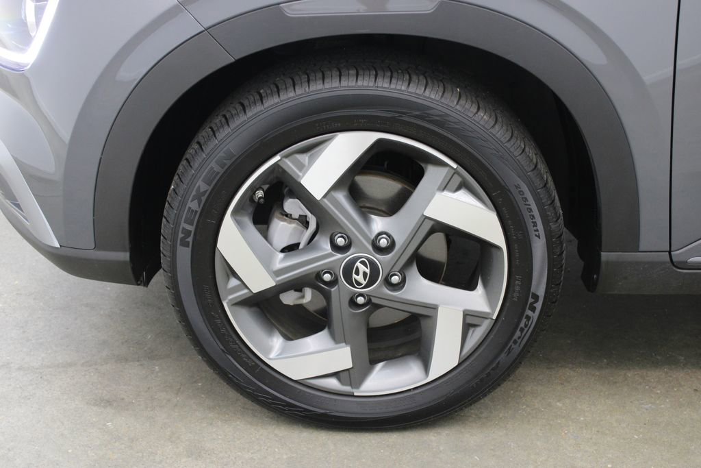 Used 2025 Hyundai Venue Limited FWD image 27