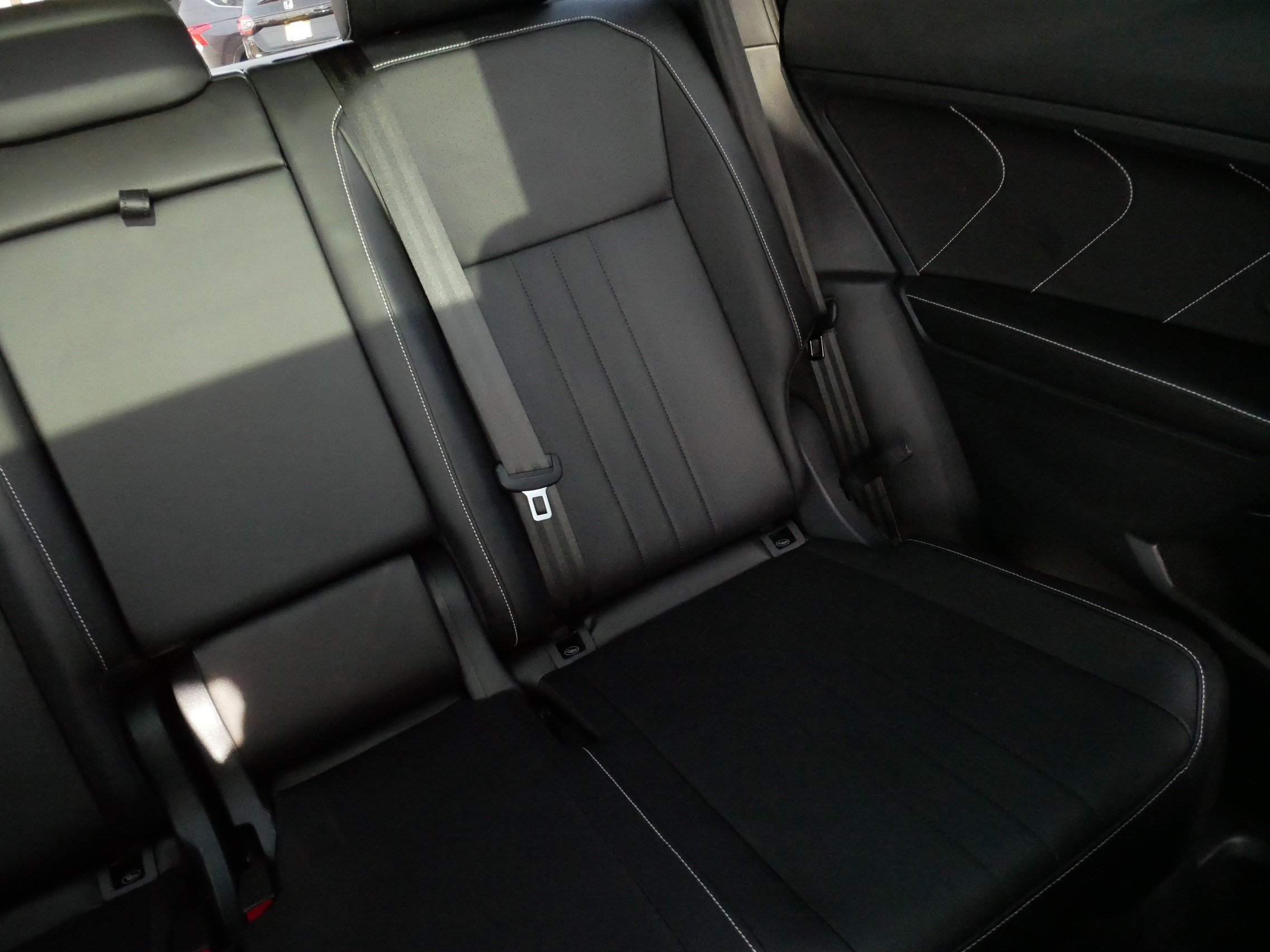 Certified 2024 Volkswagen Tiguan SE R-Line image 14