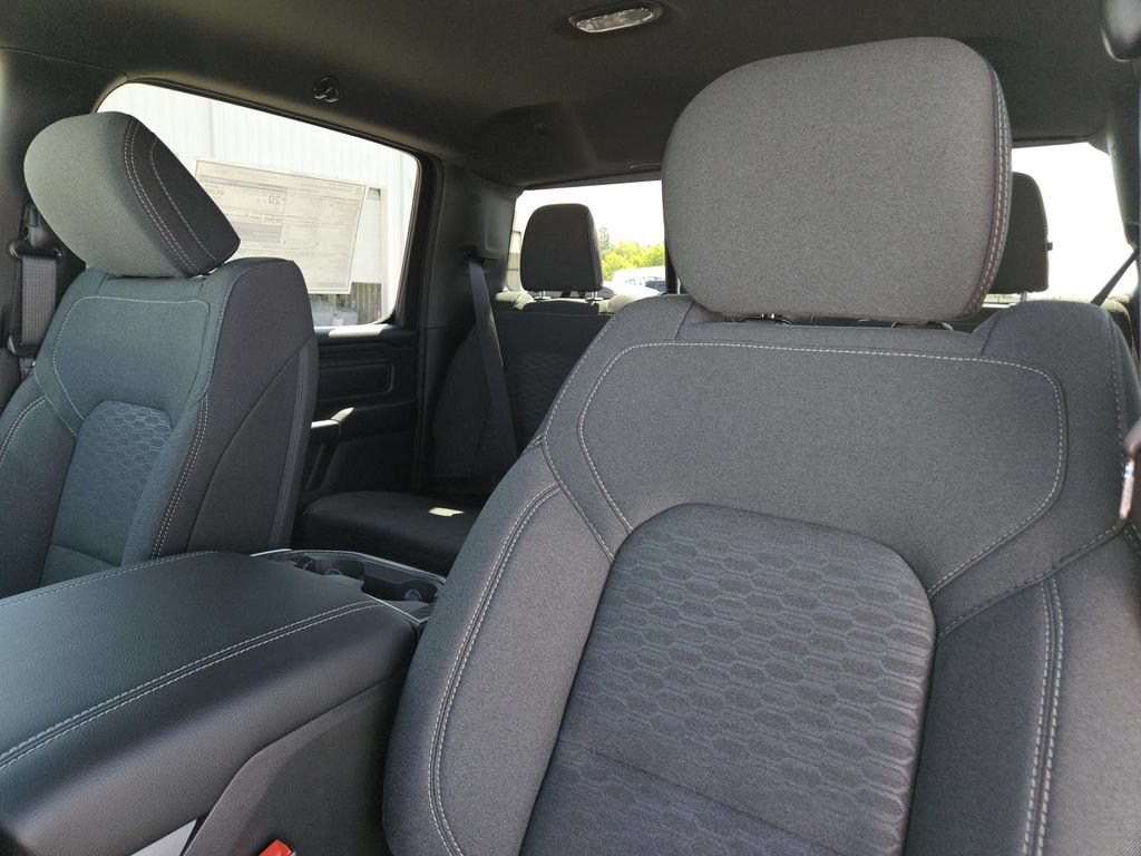 New 2026 RAM 1500 Express AWD/4WD image 22