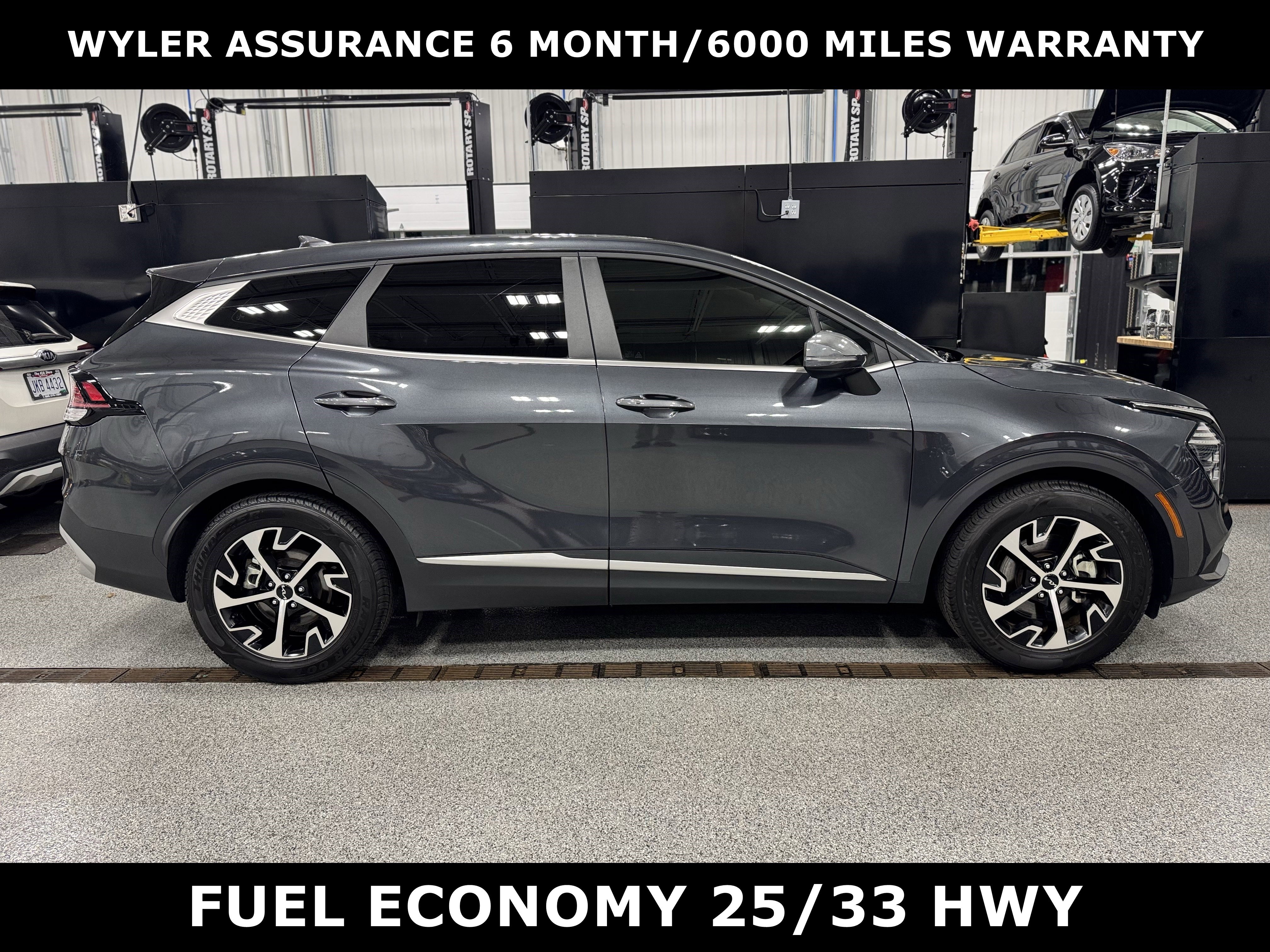 Used 2024 Kia Sportage EX image 2