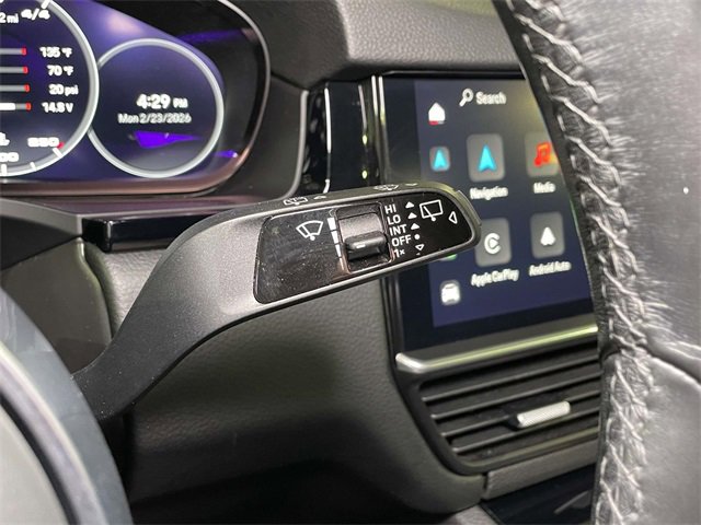 Certified 2022 Porsche Cayenne Platinum Edition image 41