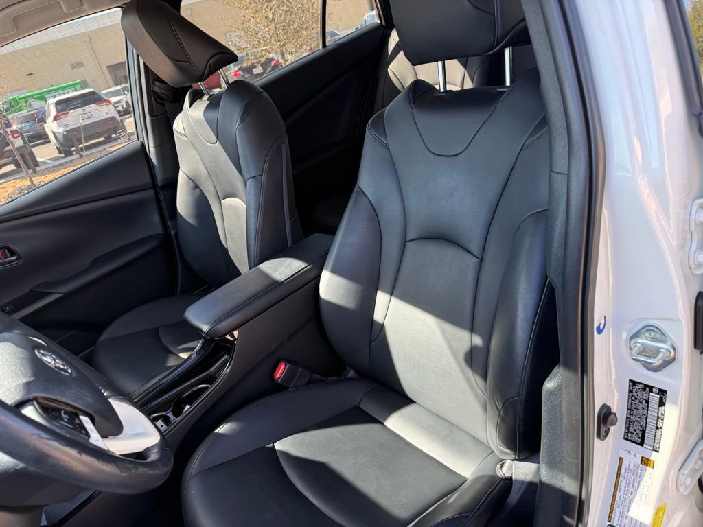 Used 2018 Toyota Prius Prime Premium FWD image 13