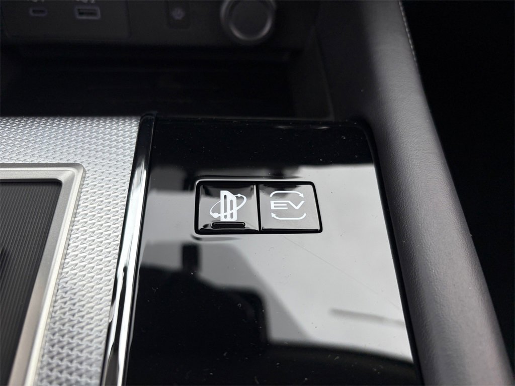 New 2025 Mitsubishi Outlander SEL image 6