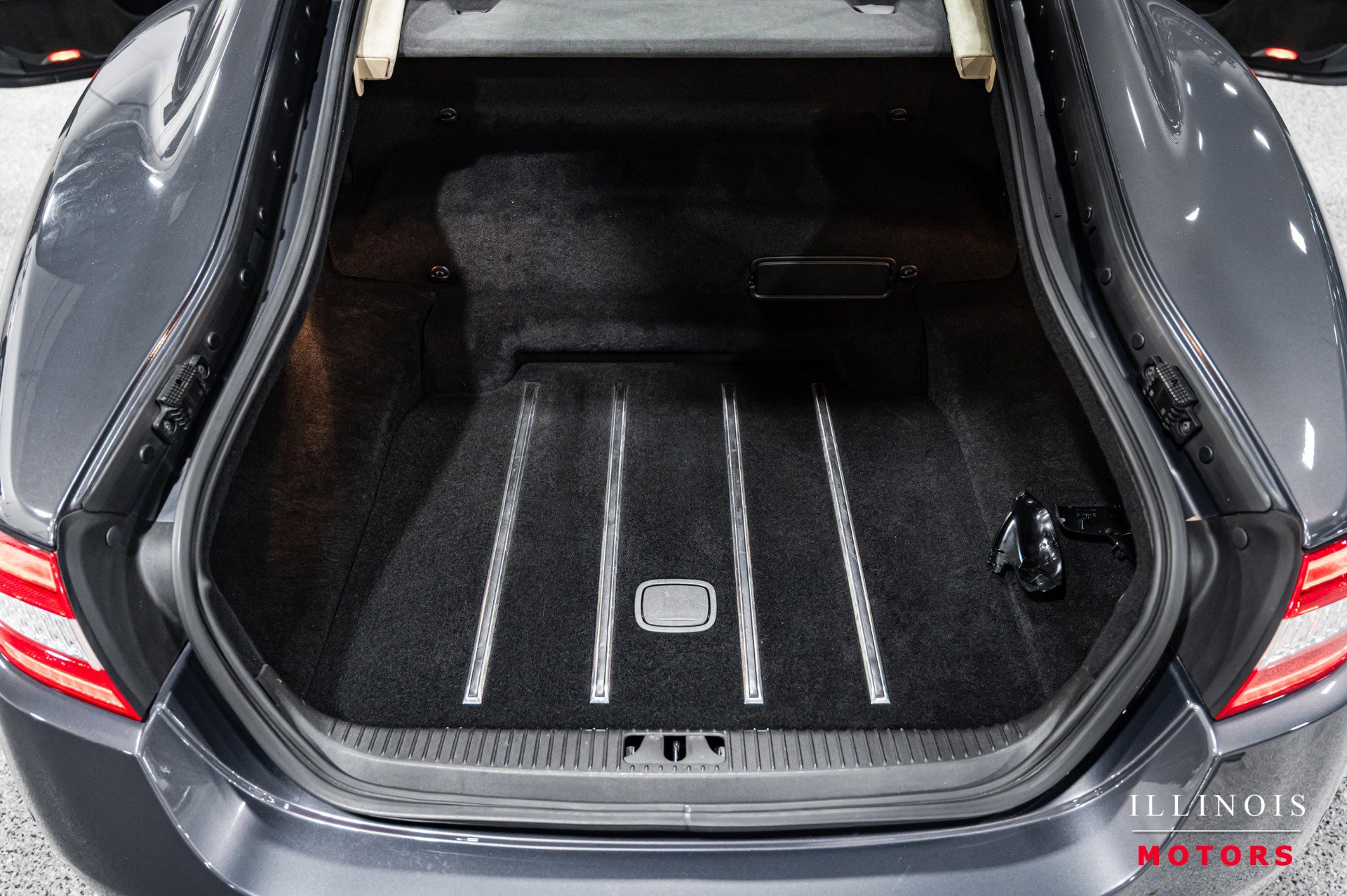 Used 2011 Jaguar XK Coupe image 25